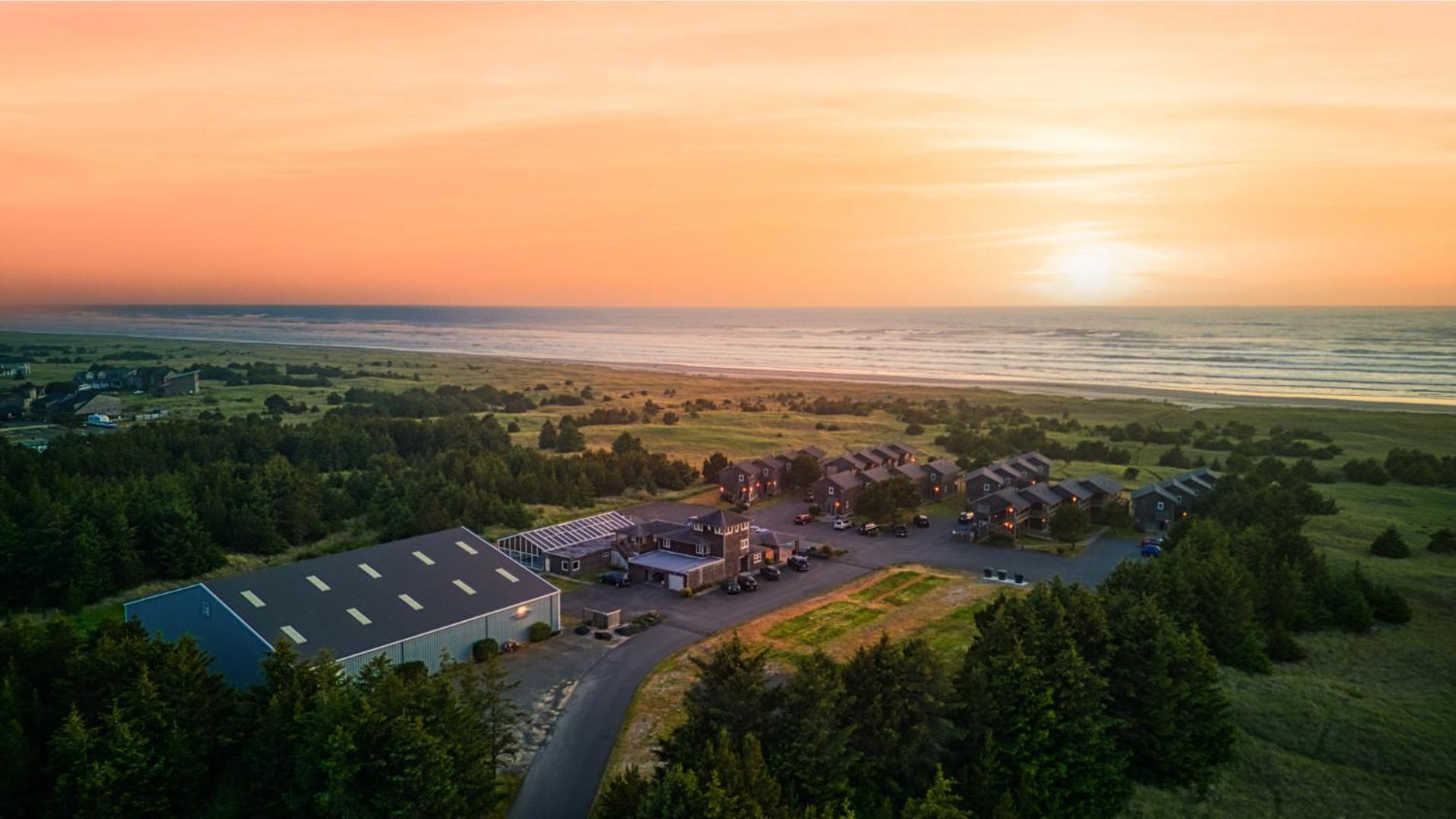 Lighthouse Oceanfront Resort Long Beach Exterior foto